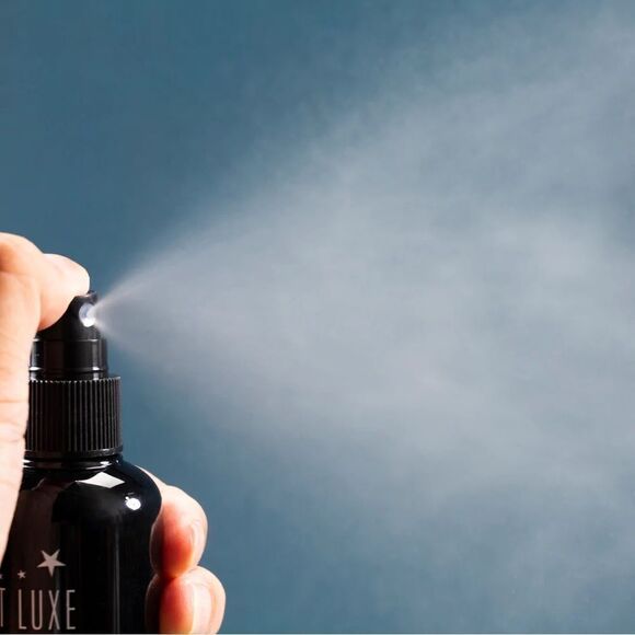 Saint Luxe Setting Spray - Picture 2 of 2